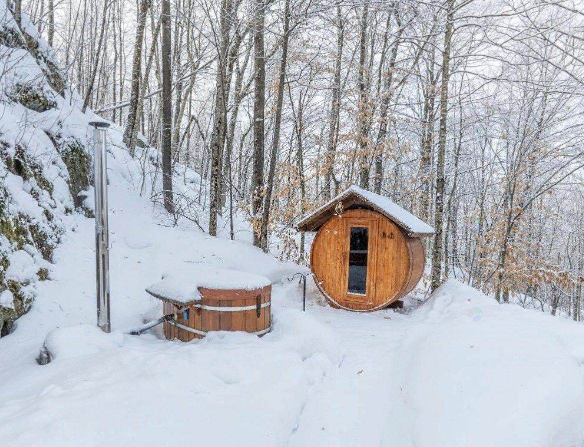 Le sauna et le bain sous la neige.
